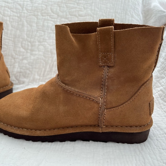 UGG Classic Mini Slouch Boots - Picture 3 of 8